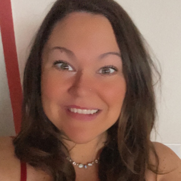 Meet your Posher, Lindsay - Picture 3 of 16